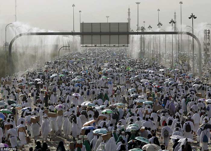 Wukuf di Arafah, `Jet Pump` Dinginkan Tubuh Jutaan Jemaah Haji Menuju Gunung Arafah